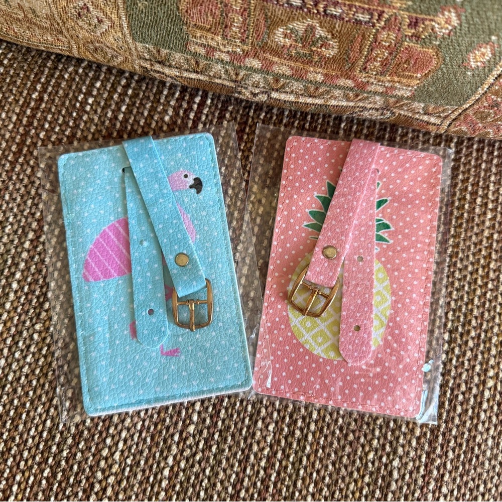 ✅Flamingo and Pineapple Luggage Tags!